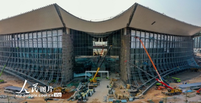 廣(guang)東廣州:國際(ji)金融論壇會(hui)址建設如火(huǒ)如荼