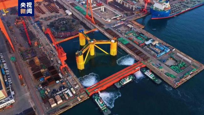 我國深(shēn)遠海浮式風(feng)電平台啟運(yùn)