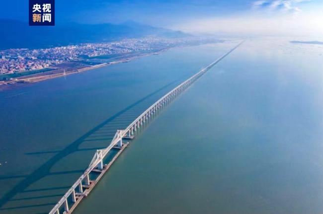 開通倒(dǎo)計時!複(fú)興号智(zhì)能動車(che)組正式(shi)在福廈(sha)高鐵試(shì)跑