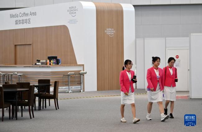 探訪2023夏(xia)季達沃(wò)斯論壇(tán)主新聞(wen)中心